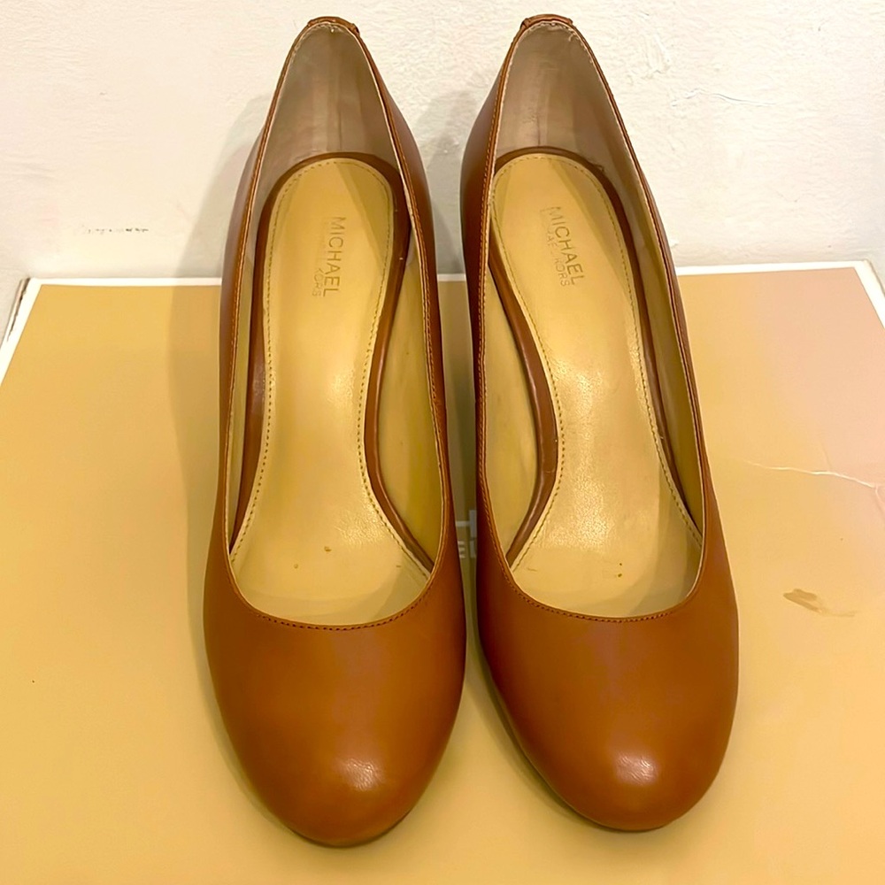 Women 
Shoes
